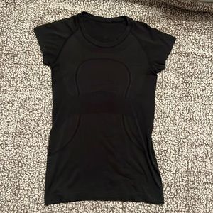 4/6 lulu swiftly tech black